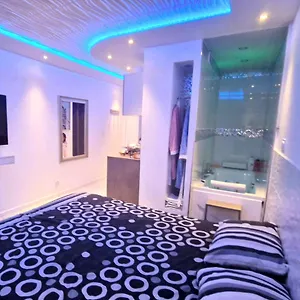 Appartement Centre Meuble Avec Jacuzzi, Bron