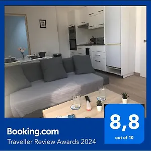 Appartement Paisible Proche Centre, Bron