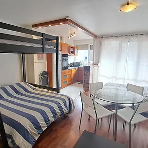 Appartement Cosy 33 M² Limite Lyon. Parking Privatif., Bron